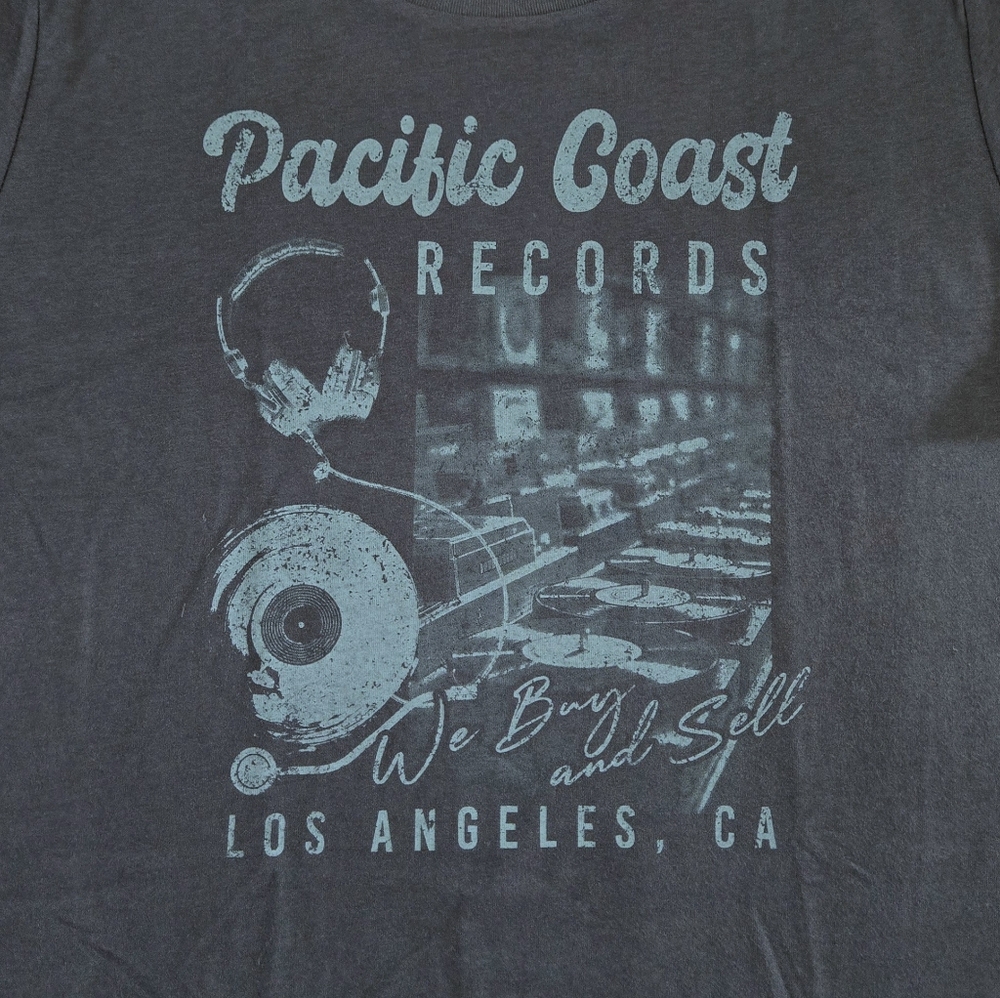 Vinyl Icons "Pacific Coast Records" Graphic Tee👕 - NWT - Picture 3 of 10